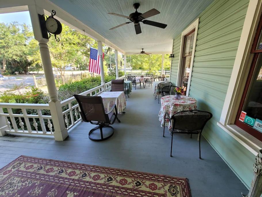 Stardust Room At The Camellia Rose Inn Downtown Γκέινσβιλ Εξωτερικό φωτογραφία